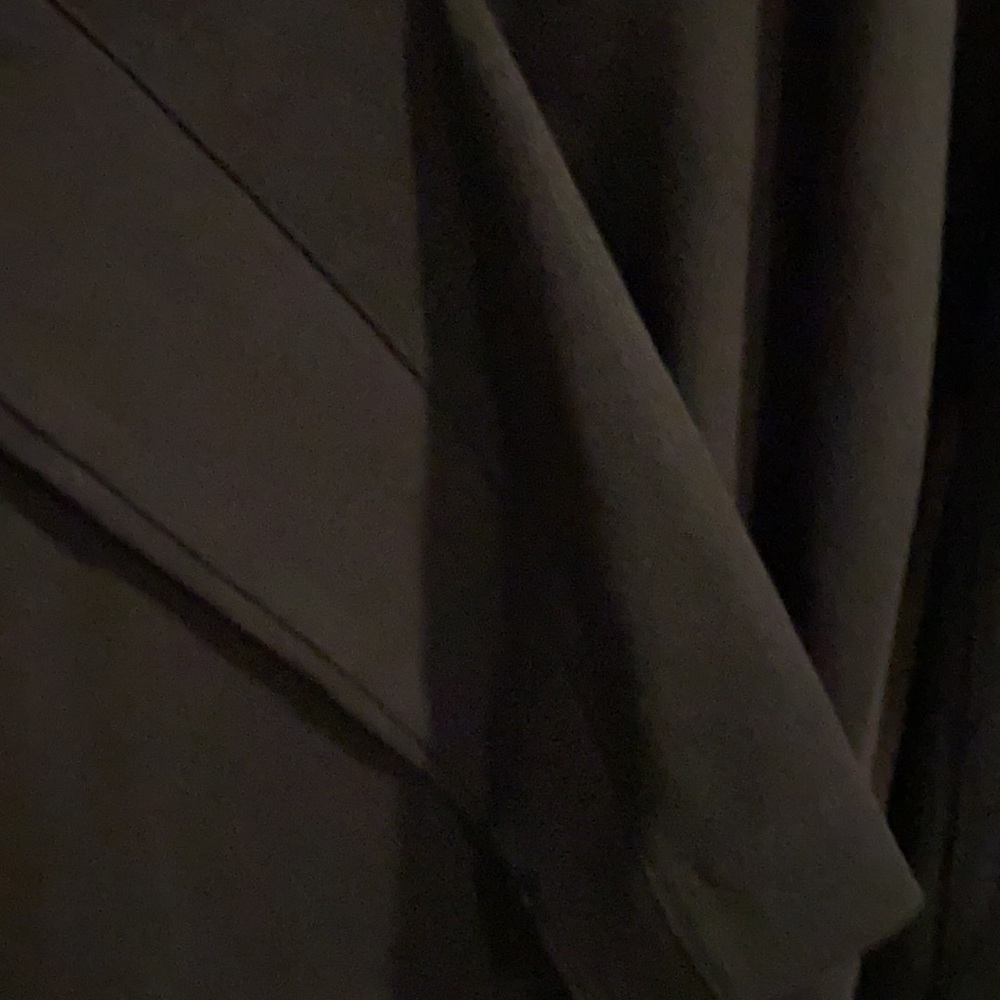 Perry Ellis long  sleeve collared shirt
Please view pictures - Picture 5 of 8